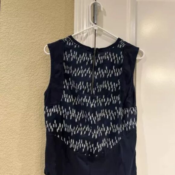 J Crew blue linen blend sleeveless top - Picture 2 of 4